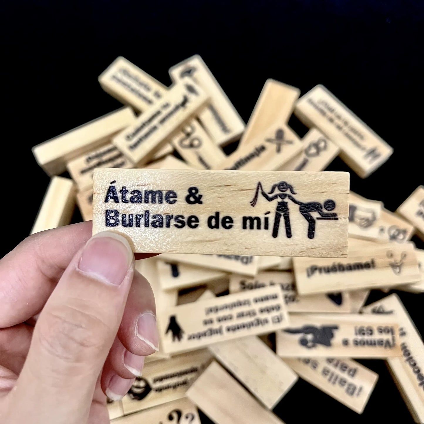 Jenga sexual 🔥 Para tener esas noches que jamas olvidaras con 48 juegos y poses diferentes 🔥 Llevate juegos de dados GRATIS + 50% DCTO